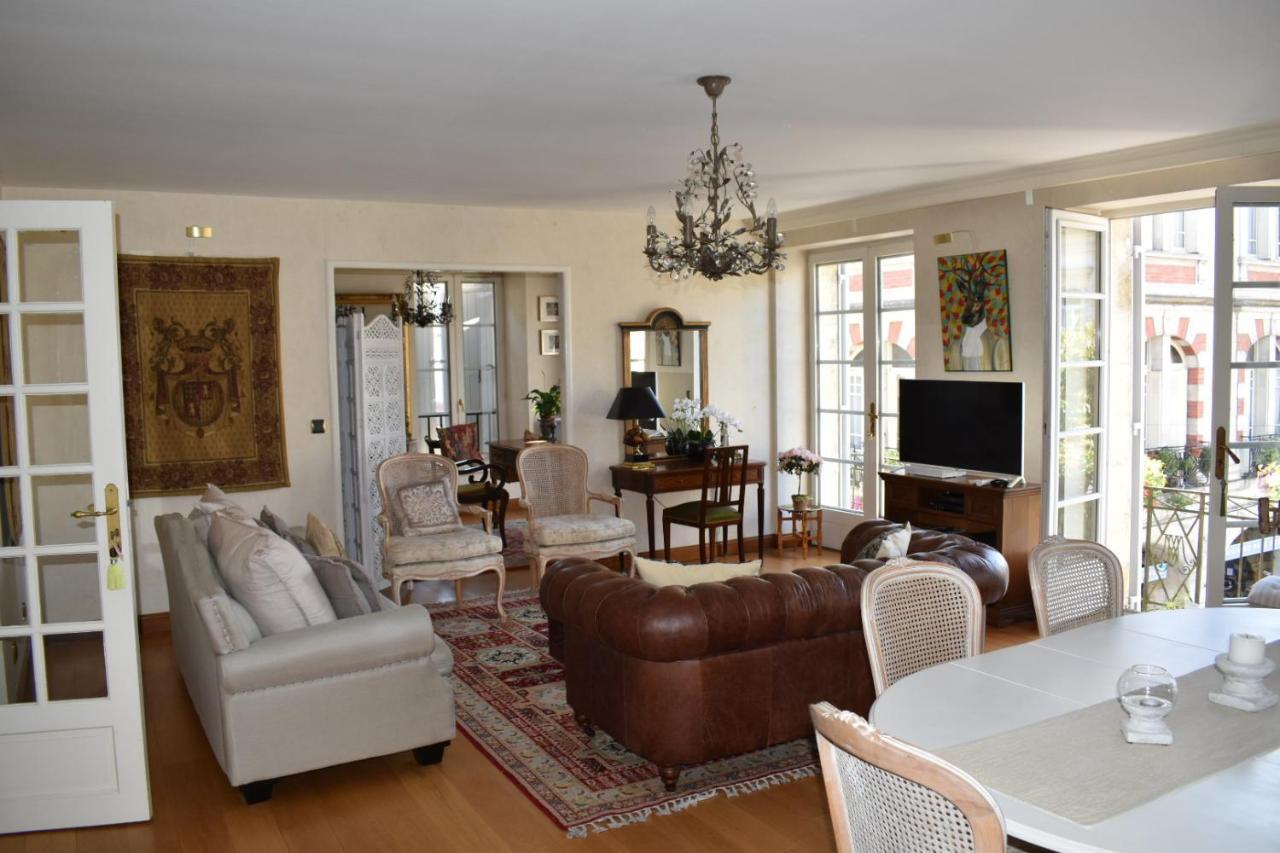 Le Grand Appartement Sainte-Foy-la-Grande Extérieur photo